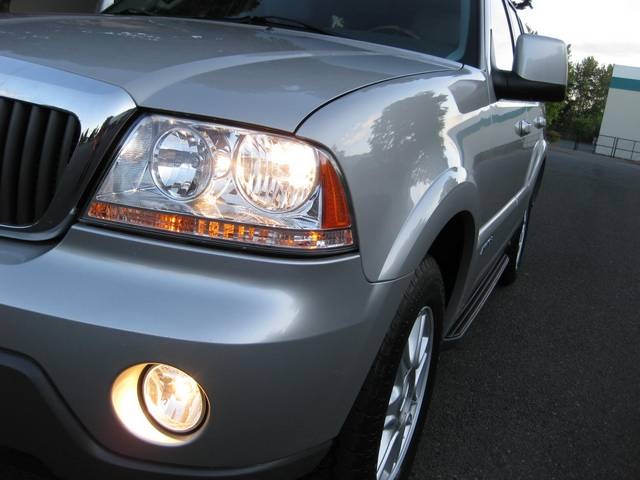 2004 Lincoln Aviator Luxury   - Photo 10 - Portland, OR 97217