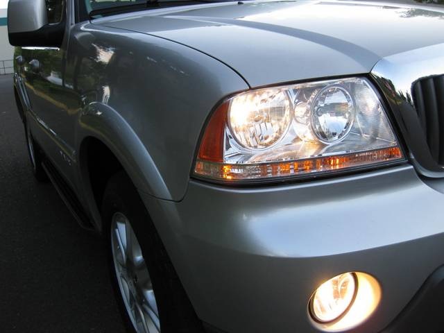 2004 Lincoln Aviator Luxury   - Photo 11 - Portland, OR 97217