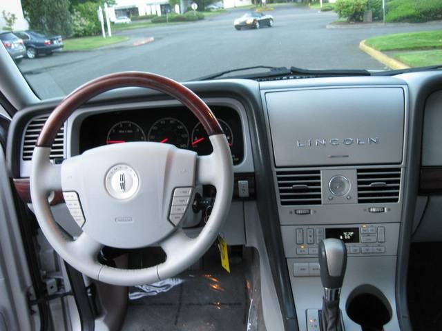 2004 Lincoln Aviator Luxury   - Photo 14 - Portland, OR 97217