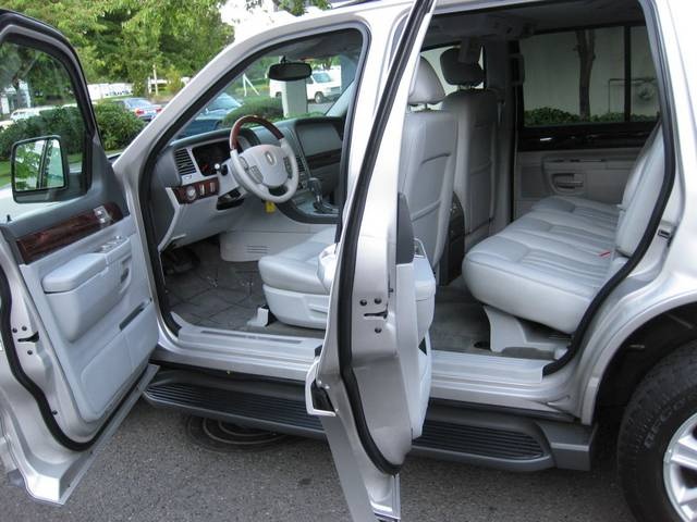 2004 Lincoln Aviator Luxury   - Photo 12 - Portland, OR 97217