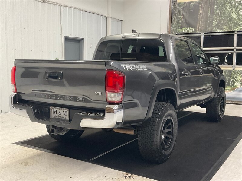 2017 Toyota Tacoma TRD Off-Road 4X4 / NEW LIFT w. WHEELS & TIRES  / 1-OWNER / Navigation & Camera / CRAWL CONTROL / SHARP & CLEAN ! ! - Photo 8 - Gladstone, OR 97027