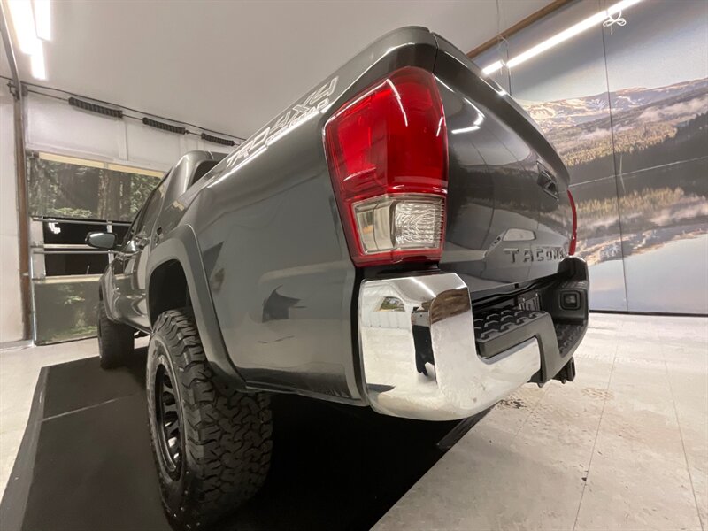 2017 Toyota Tacoma TRD Off-Road 4X4 / NEW LIFT w. WHEELS & TIRES  / 1-OWNER / Navigation & Camera / CRAWL CONTROL / SHARP & CLEAN ! ! - Photo 12 - Gladstone, OR 97027