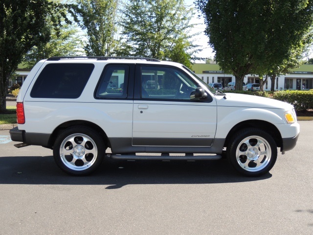 2001 Ford Explorer Sport 2DR / 4X4 / 6Cyl / ONLY 89K MILES   - Photo 4 - Portland, OR 97217