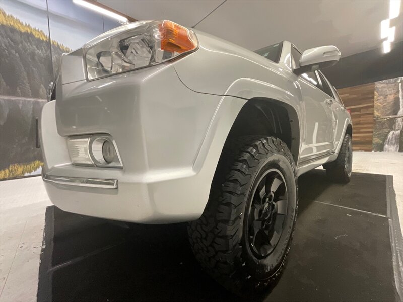 2010 Toyota 4Runner SR5 Sport Utility 4X4 / LIFTED w. NEW BF GOODRICH  / SUNROOF / LUGGAGE RACK / Excel Cond - Photo 9 - Gladstone, OR 97027