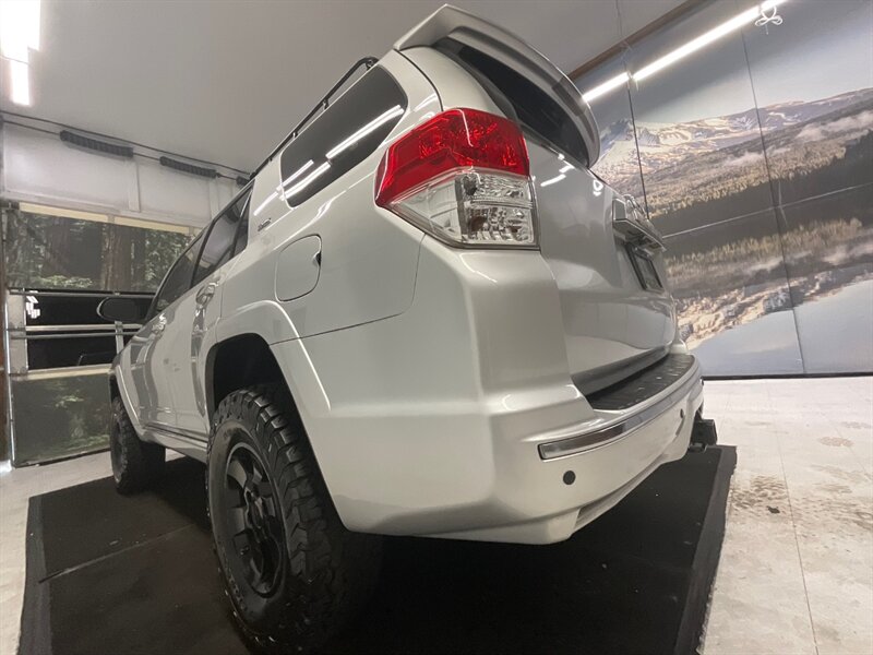2010 Toyota 4Runner SR5 Sport Utility 4X4 / LIFTED w. NEW BF GOODRICH  / SUNROOF / LUGGAGE RACK / Excel Cond - Photo 10 - Gladstone, OR 97027