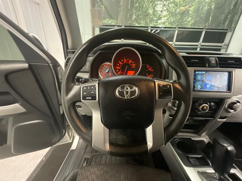 2010 Toyota 4Runner SR5 Sport Utility 4X4 / LIFTED w. NEW BF GOODRICH  / SUNROOF / LUGGAGE RACK / Excel Cond - Photo 36 - Gladstone, OR 97027