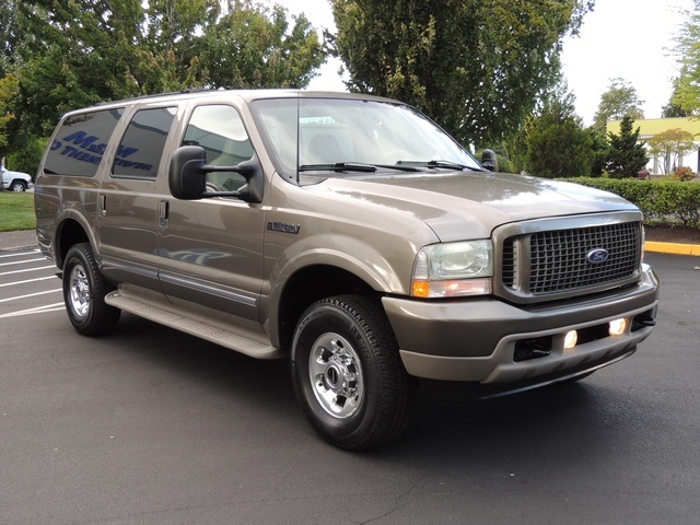 2003 Ford Excursion Limited / 4X4 / 7.3L DIESEL / 3rd Seat / Exel Cond   - Photo 2 - Portland, OR 97217