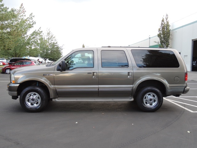 2003 Ford Excursion Limited / 4X4 / 7.3L DIESEL / 3rd Seat / Exel Cond   - Photo 3 - Portland, OR 97217