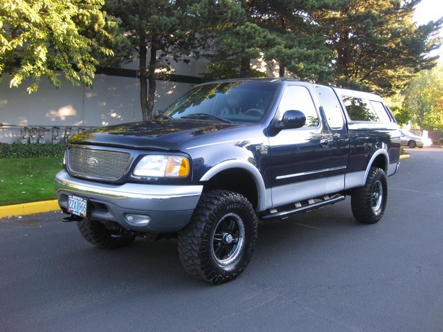 2002 Ford F-150 Lariat FX4 Long Bed LIFTED   - Photo 1 - Portland, OR 97217