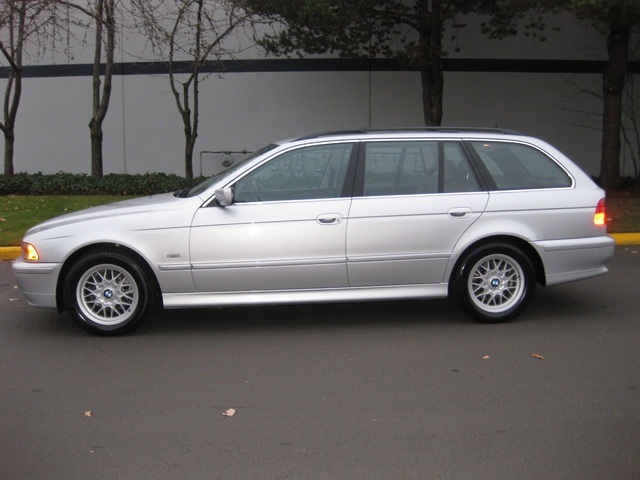 2001 BMW 525i   - Photo 2 - Portland, OR 97217