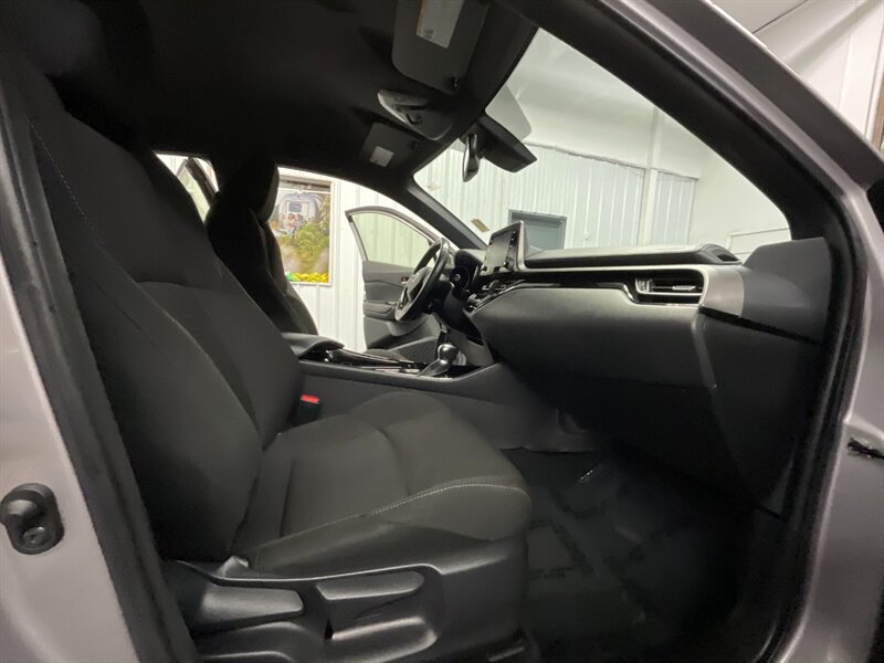 2019 Toyota C-HR XLE Sport Utility 4-Door / 1-OWNER / 56,000 MILES  Backup Camera / SHARP & CLEAN SUV Hatchback - Photo 17 - Gladstone, OR 97027