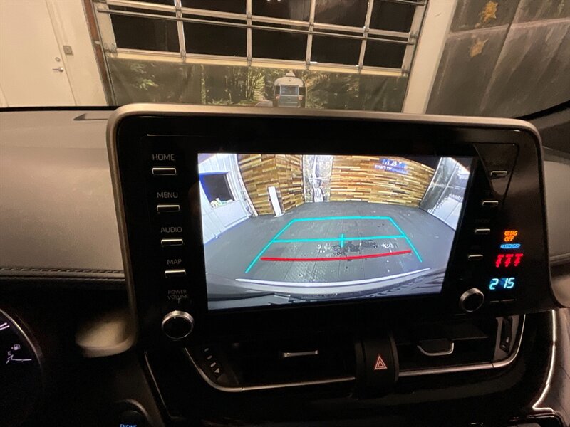 2019 Toyota C-HR XLE Sport Utility 4-Door / 1-OWNER / 56,000 MILES  Backup Camera / SHARP & CLEAN SUV Hatchback - Photo 22 - Gladstone, OR 97027