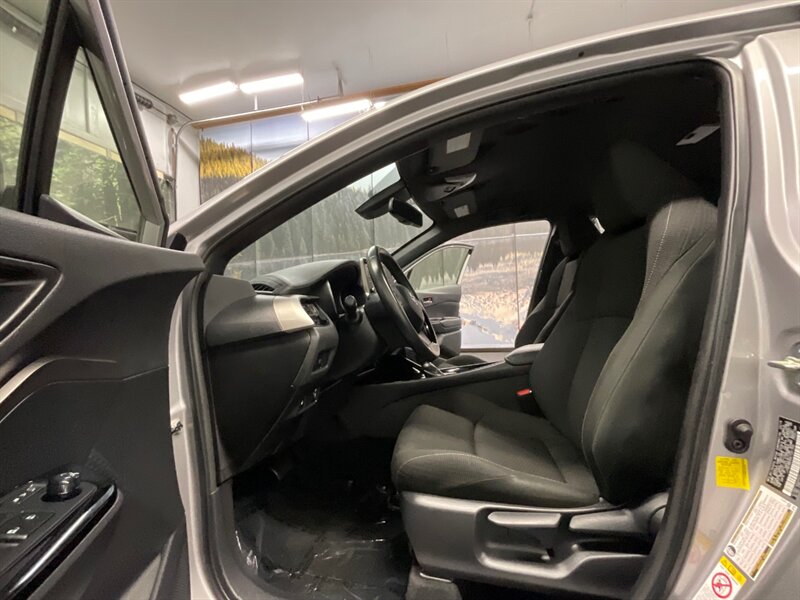 2019 Toyota C-HR XLE Sport Utility 4-Door / 1-OWNER / 56,000 MILES  Backup Camera / SHARP & CLEAN SUV Hatchback - Photo 14 - Gladstone, OR 97027