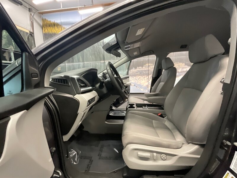 2019 Honda Odyssey EX MiniVan / 8-Passenger / 1 OWNER / 27,000 MILE  LOCAL ONE OWNER / EXCELLENT CONDITION LOW MILES - Photo 12 - Gladstone, OR 97027