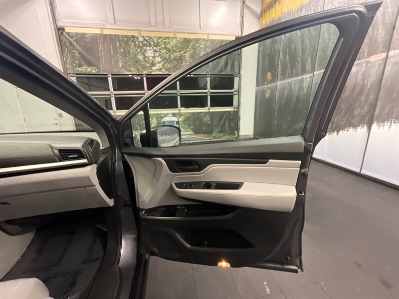 2019 Honda Odyssey EX MiniVan / 8-Passenger / 1 OWNER / 27,000 MILE  LOCAL ONE OWNER / EXCELLENT CONDITION LOW MILES - Photo 36 - Gladstone, OR 97027