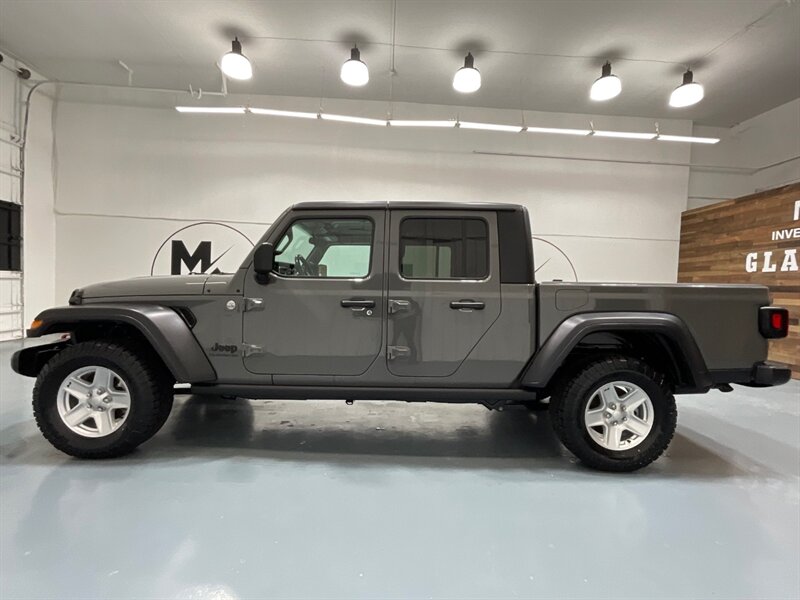 2020 Jeep Gladiator Sport Pickup 4X4 / 3.6L V6 / 6-SPEED MANUAL  / HARD TOP / Alpine Premium Audio System/ ZERO RUST - Photo 3 - Gladstone, OR 97027