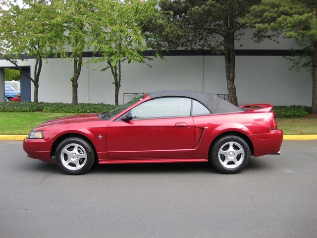 2003 Ford Mustang Deluxe CONVERTIBLE POWER TOP V6 / AUTOMATIC   - Photo 2 - Portland, OR 97217
