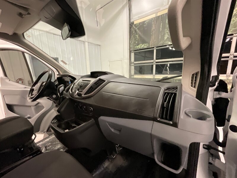 2017 Ford Transit 350 XLT Passenger 3.7L 6Cyl /Low Roof/57,000 MIles / Backup Camera / 8-Passenger w. CARGO AREA - Photo 17 - Gladstone, OR 97027