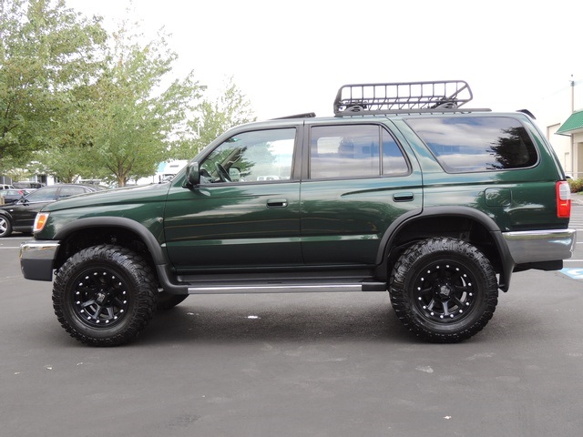 1999 Toyota 4Runner SR5 / 4X4 / 3.4L 6Cyl / LIFTED LIFTED   - Photo 3 - Portland, OR 97217