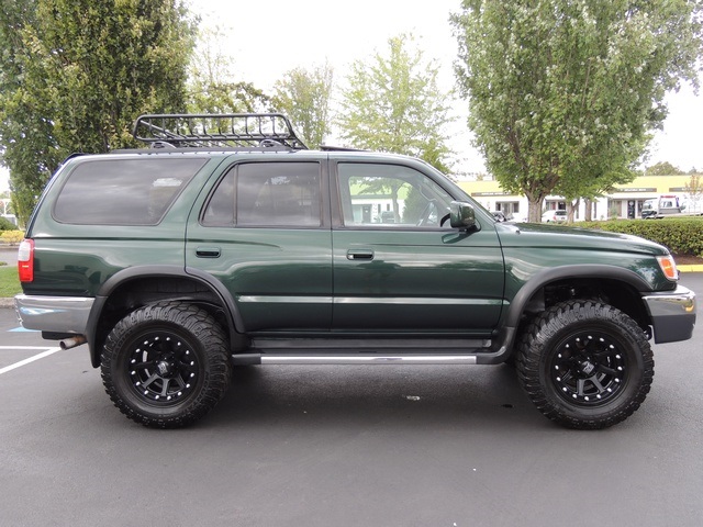1999 Toyota 4Runner SR5 / 4X4 / 3.4L 6Cyl / LIFTED LIFTED   - Photo 4 - Portland, OR 97217