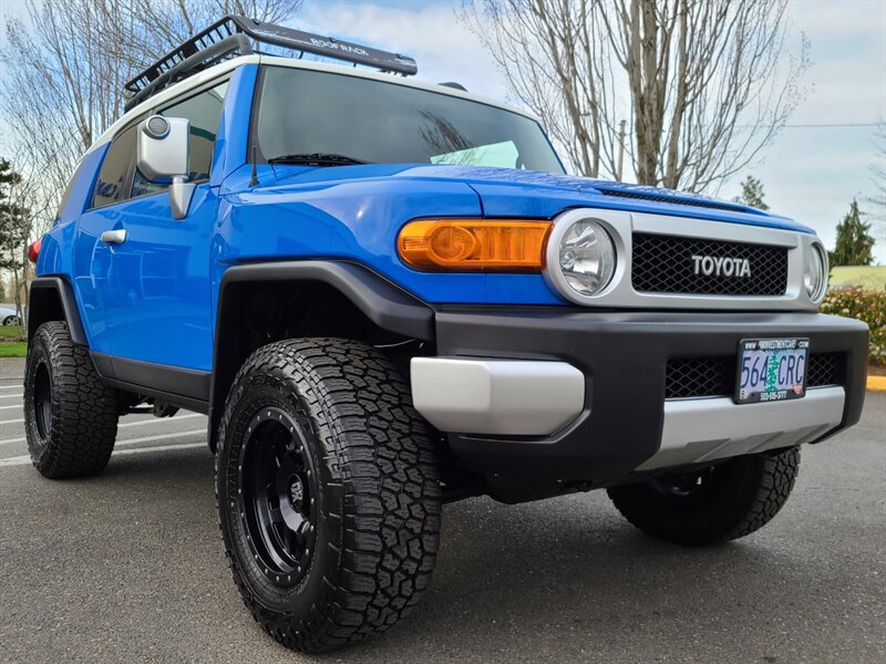 2007 Toyota FJ Cruiser 4DR SUV 4X4 / V6 4.0L / REAR DIFFERENTIAL LOCKER /  XD WHEELS / LIFTED / 1-OWNER / 104K MILES ONLY !!! - Photo 2 - Portland, OR 97217