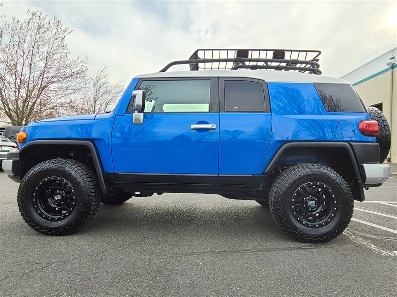 2007 Toyota FJ Cruiser 4DR SUV 4X4 / V6 4.0L / REAR DIFFERENTIAL LOCKER /  XD WHEELS / LIFTED / 1-OWNER / 104K MILES ONLY !!! - Photo 3 - Portland, OR 97217