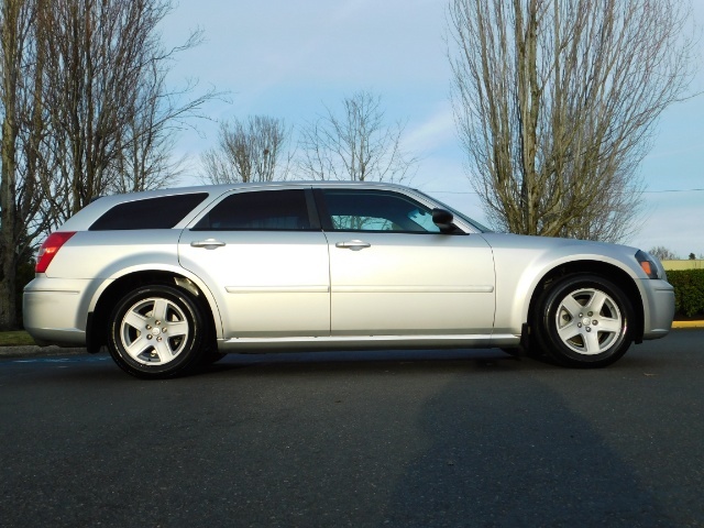 2005 Dodge Magnum SXT / Wagon / Leather / New Tires / Excel Cond   - Photo 4 - Portland, OR 97217