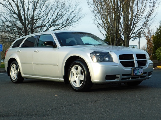 2005 Dodge Magnum SXT / Wagon / Leather / New Tires / Excel Cond   - Photo 2 - Portland, OR 97217