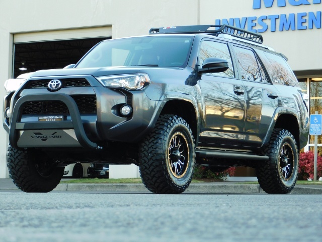 2017 Toyota 4Runner SR5 / 4X4 / Leather Seats / Heated Seats / LIFTED   - Photo 1 - Portland, OR 97217