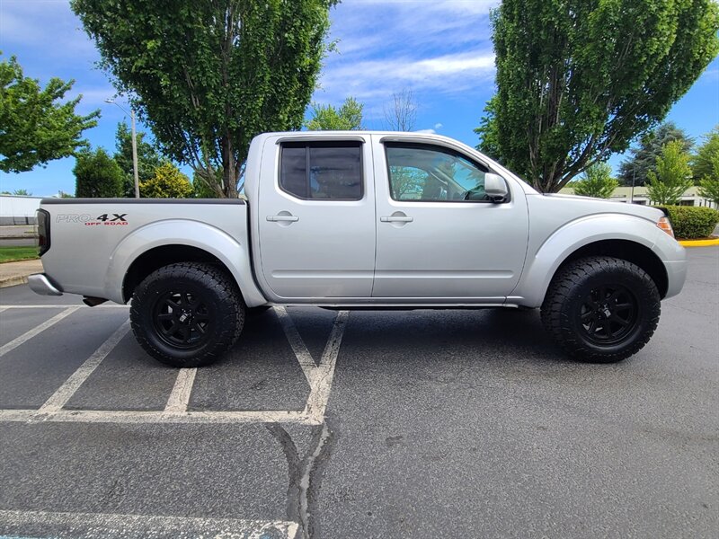 2011 Nissan Frontier PRO-4X  / 4X4 / CREW CAB / V6 4.0 L  / REAR DIFF LOCK / OFF ROAD PACKAGE / BRAND NEW TIRES / XD WHEELS / SERVICE RECORDS / LOW MILES!!! - Photo 4 - Portland, OR 97217