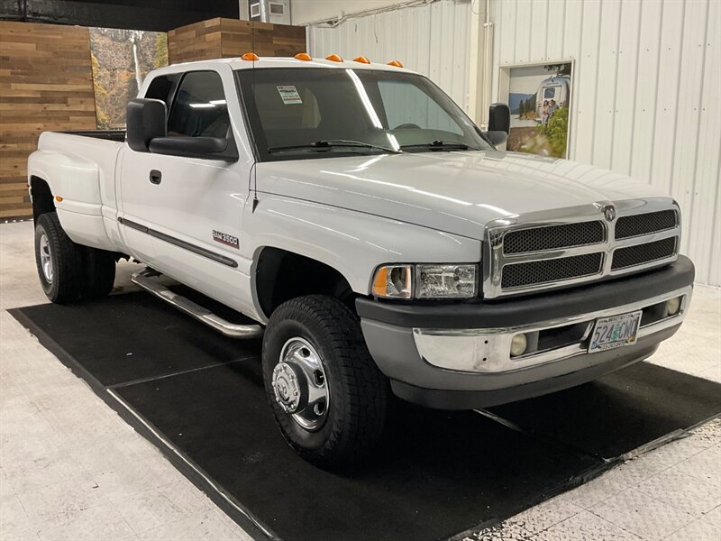 2000 Dodge Ram 3500 SLT 4X4 / 5.9L DIESEL / DUALLY / 6-SPEED MANUAL  / BRAND NEW TIRES / RUST FREE - Photo 2 - Gladstone, OR 97027