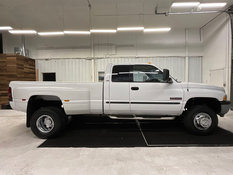 2000 Dodge Ram 3500 SLT 4X4 / 5.9L DIESEL / DUALLY / 6-SPEED MANUAL  / BRAND NEW TIRES / RUST FREE - Photo 4 - Gladstone, OR 97027