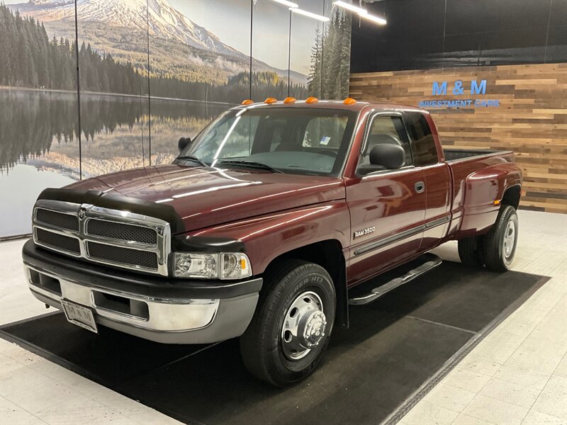 2001 Dodge Ram 3500 SLT 2WD/ 5.9L DIESEL / 6-SPEED / DUALLY/53,000 MIL  / ONLY 53,000 MILES / Long Bed Dually / 6-SPEED MANUAL - Photo 1 - Gladstone, OR 97027