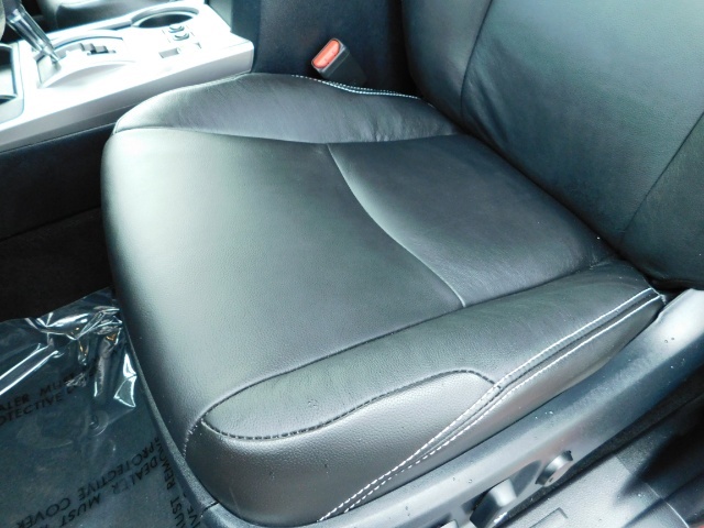 2017 Toyota 4Runner SR5 / 4X4 / SR5 Premium Upgraded / CUSTOM LIFTED   - Photo 12 - Portland, OR 97217