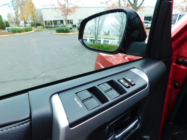 2017 Toyota 4Runner SR5 / 4X4 / SR5 Premium Upgraded / CUSTOM LIFTED   - Photo 43 - Portland, OR 97217