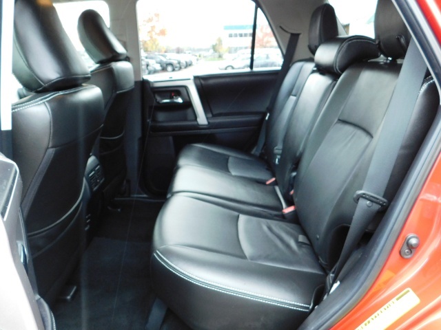 2017 Toyota 4Runner SR5 / 4X4 / SR5 Premium Upgraded / CUSTOM LIFTED   - Photo 13 - Portland, OR 97217