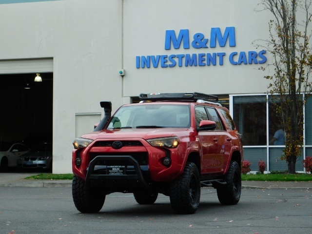 2017 Toyota 4Runner SR5 / 4X4 / SR5 Premium Upgraded / CUSTOM LIFTED   - Photo 19 - Portland, OR 97217