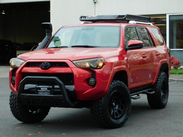 2017 Toyota 4Runner SR5 / 4X4 / SR5 Premium Upgraded / CUSTOM LIFTED   - Photo 56 - Portland, OR 97217