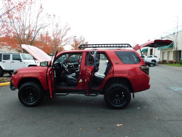 2017 Toyota 4Runner SR5 / 4X4 / SR5 Premium Upgraded / CUSTOM LIFTED   - Photo 33 - Portland, OR 97217