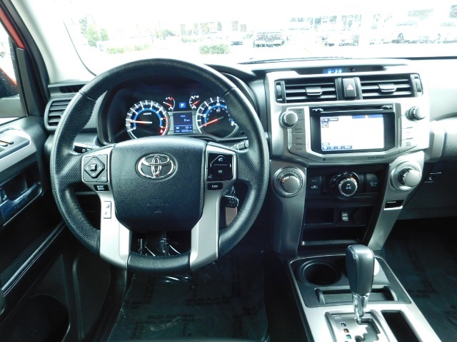 2017 Toyota 4Runner SR5 / 4X4 / SR5 Premium Upgraded / CUSTOM LIFTED   - Photo 16 - Portland, OR 97217