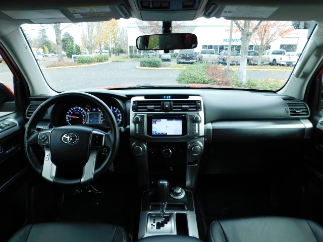 2017 Toyota 4Runner SR5 / 4X4 / SR5 Premium Upgraded / CUSTOM LIFTED   - Photo 46 - Portland, OR 97217