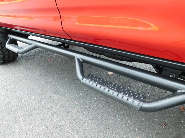 2017 Toyota 4Runner SR5 / 4X4 / SR5 Premium Upgraded / CUSTOM LIFTED   - Photo 28 - Portland, OR 97217