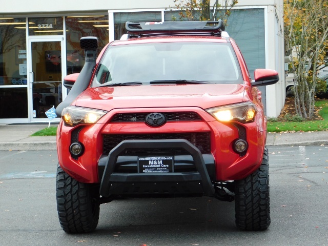 2017 Toyota 4Runner SR5 / 4X4 / SR5 Premium Upgraded / CUSTOM LIFTED   - Photo 40 - Portland, OR 97217