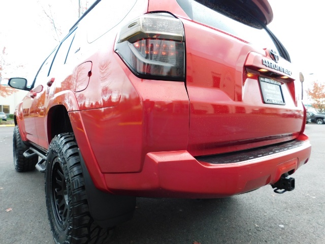 2017 Toyota 4Runner SR5 / 4X4 / SR5 Premium Upgraded / CUSTOM LIFTED   - Photo 41 - Portland, OR 97217