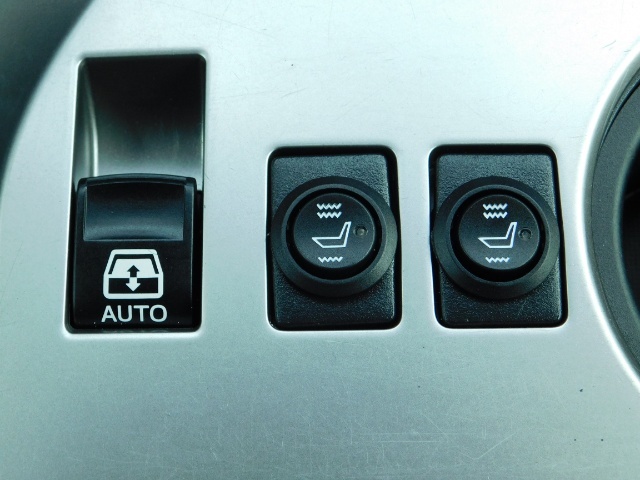 2017 Toyota 4Runner SR5 / 4X4 / SR5 Premium Upgraded / CUSTOM LIFTED   - Photo 51 - Portland, OR 97217