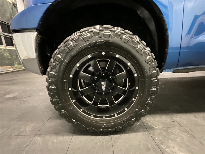 2007 Toyota Tundra SR5 4X4 / 5.7L V8 / LONG BED / LIFTED / LOCAL  LIFTED w/ 33 " TIRES & 18 " MOTO WHEELS / LONG BED 8FT / RUST FREE / CLEAN !! - Photo 21 - Gladstone, OR 97027