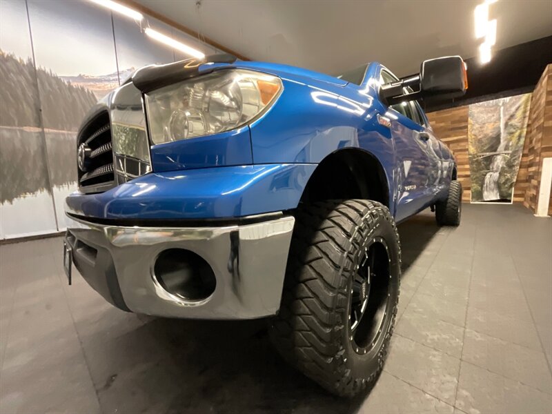 2007 Toyota Tundra SR5 4X4 / 5.7L V8 / LONG BED / LIFTED / LOCAL  LIFTED w/ 33 " TIRES & 18 " MOTO WHEELS / LONG BED 8FT / RUST FREE / CLEAN !! - Photo 10 - Gladstone, OR 97027