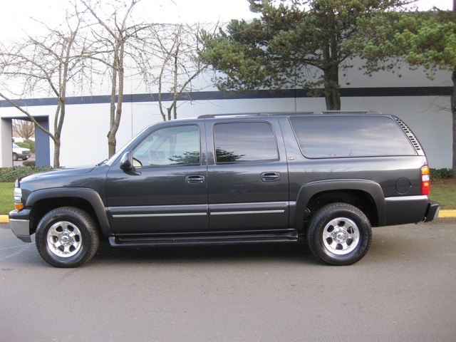 2003 Chevrolet Suburban 1500 LT/4WD/Leather/3rd seat/ 89k miles   - Photo 2 - Portland, OR 97217