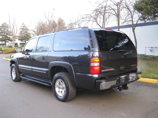 2003 Chevrolet Suburban 1500 LT/4WD/Leather/3rd seat/ 89k miles   - Photo 3 - Portland, OR 97217
