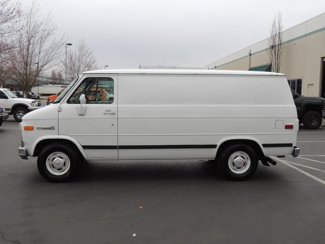1993 GMC Vandura G25 / 2500 Cargo Van   - Photo 3 - Portland, OR 97217